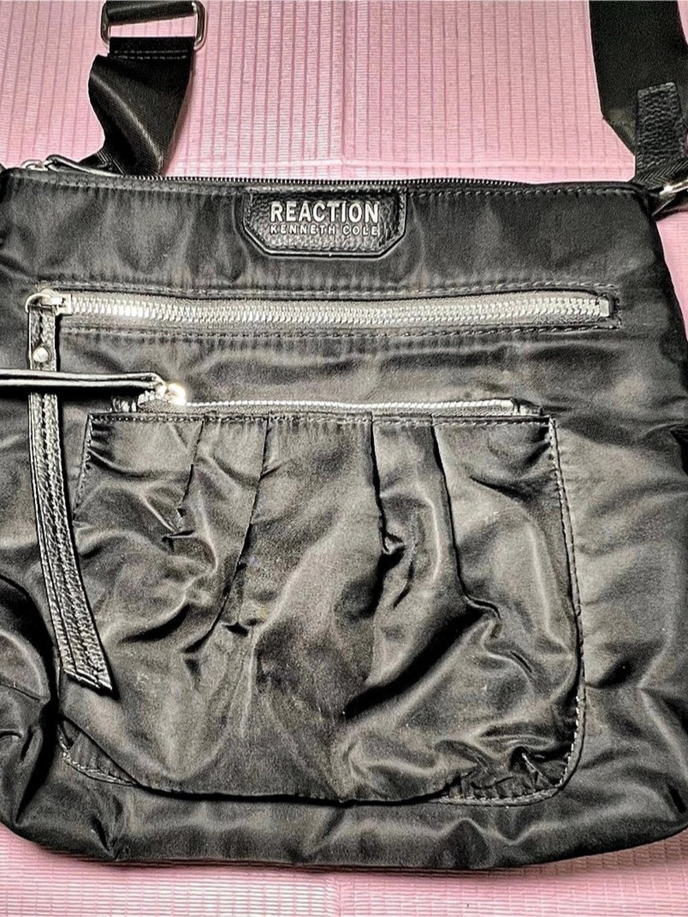 Reaction by Kenneth Cole Crossbody Bag in Black